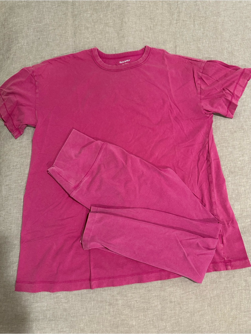 Old Navy activewear set leggings and matching t-shirt athleisure